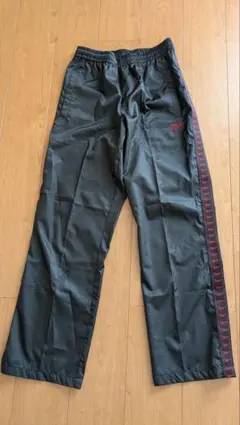 Reebok ブラック ナイロン　ジャージパンツ　ウインドブレーカー　Lサイズ