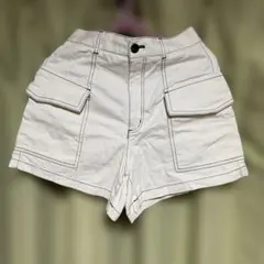 GU　ホワイトカーゴショートパンツ