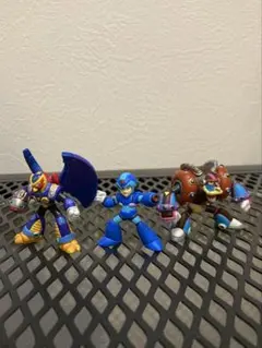 超レア物】ロックマン フィギュア 消しゴム キング 塗装品 - メルカリ