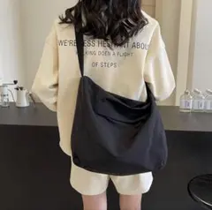 大きめショルダーバッグ