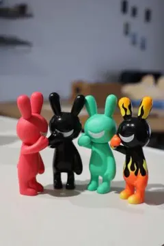 キューブリック メディコムトイ メイヘムラビット リボルバー - メルカリ