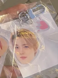 treasure カプセルトイ ドヨン 顔アクキー