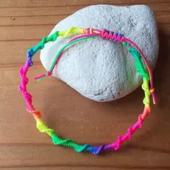 レインボー ミサンガ アンクレット ブレスレット ねじり編み