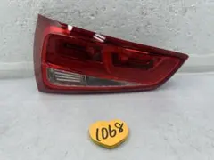 アウディ　A1　8X　LED　 テールライト　ランプ　右側　8X0945094のサムネイル