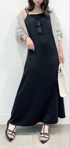 ★美品&激安 GUサテンキャミソール 黒 ワンピース Mサイズ★