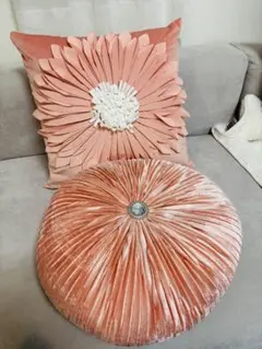 【美品】ZARA フェザー付き ピンク クッション 美品】ZARA HOMEフェザー付き ピンク クッション - メルカリ