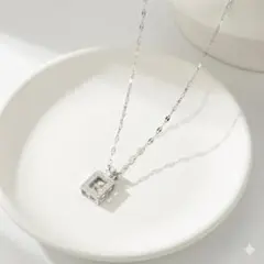 ▼ダンシングストーン 香水 ボトル シルバー ネックレス ジルコニア プレゼント