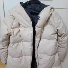 フード付きベージュ　リバーシブルダウンジャケット