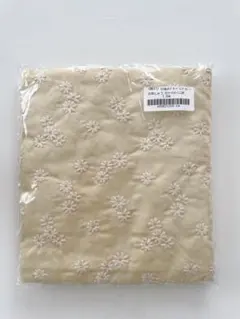 C&S 海のブロードにデイジーの刺繍生地1m