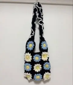 お花とフリルのグラニーバッグ　編み物