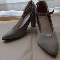 グレー アンクルストラップ ハイヒール