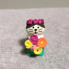 デコレ　コンコンブルフラワーにゃんこ　お祝いの花束