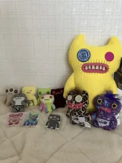 ファグラー セット ベージュ 赤 青 グレムリン - メルカリ