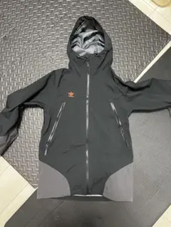 adidas ブラック マウンテンパーカー　アディダス　アウター　パーカー
