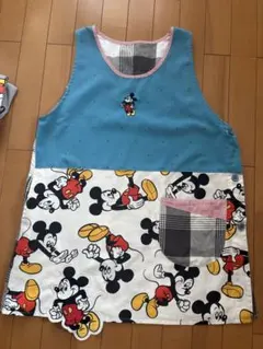ミッキーマウス　エプロン　保育士