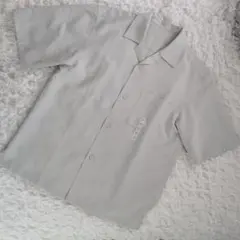 GU ライトグレー 半袖シャツ Mサイズ メンズ　【未使用・試着のみ】