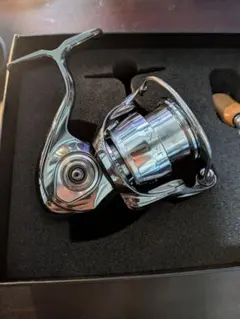 日曜迄限定価格中古DAIWA22イグジスト LT2500S-XHダイワ花梨ノブ