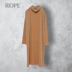 【ベロア　ワンピース】　ベージュ　シンプル　秋冬　無地　綺麗め