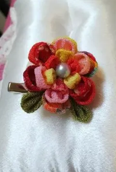 つまみ細工の髪飾り ２wayブローチ 八重椿