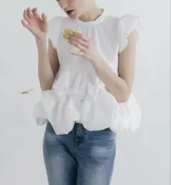THETOE Peony Peplum Top ホワイト - メルカリ