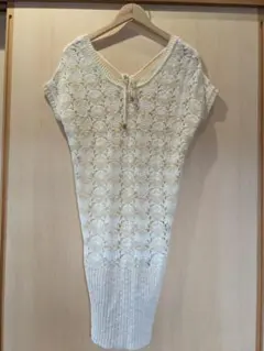 セシルマクビー　カギ編み　ニットワンピース　クリーム