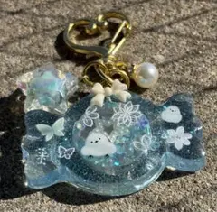 ハンドメイド　キャンディ型シマエナガシャカシャカキーホルダー　夢かわ　ブルー