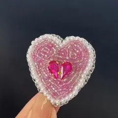 ハート型ビーズブローチ ピンク ハンドメイド ビーズ刺繍 かわいい