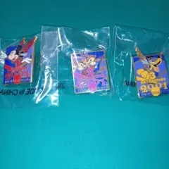 2001年　ディズニー　ピンバッジ　3個セット