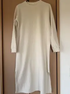GU ホワイト ロングカットソーワンピース Sサイズ