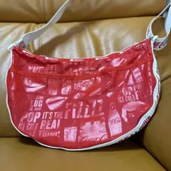 即完売　新品未使用　レスポートサック×コカコーラ社コラボ　ショルダーバッグ 未使用 Coca-Cola × LeSportsac コカコーラ レスポートサック