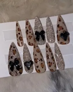 Item thumbnail for item 5006f8bf-aeb1-4532-8159-3fbcd4cc946d