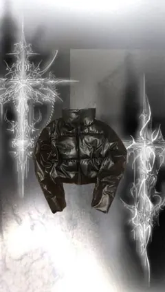 ブラックショート丈ダウンジャケット