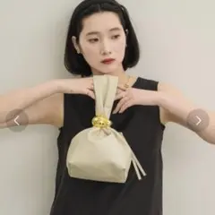 NEUNA ハグバッグ ハンドバッグ ミニバッグ ゴールドパーツ アイボリー