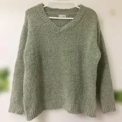 美品 ボア風グリーンVネックセーター M