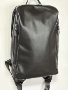 GUSCIO ITALY （グッシオイタリー）超軽量 ブラックリュック 合成皮革のサムネイル