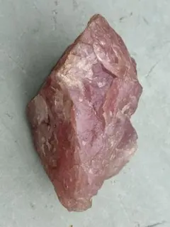 原石　ローズクォーツ　ピンク　水晶　天然石　パワーストーン　風水　開運　運気　桃