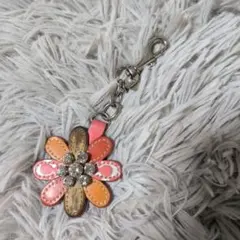 希少 Coach デイジー 3連 フラワー キーホルダー バッグチャーム 花
