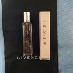 GIVENCHY IRRESISTIBLE Eau de Parfumのサムネイル