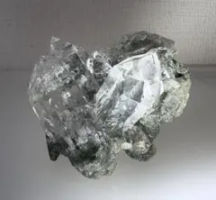 【美結晶】ヒマラヤ パキスタン産クローライト水晶 12cm クラスター 568g ヒマラヤ水晶パキスタン産クローライト水晶 12cm クラスター 568g