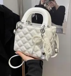 ホワイト キルティング ショルダーバッグ