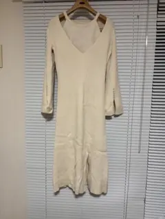 AMERI クリーム色 ニットロングワンピース