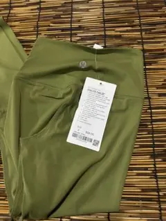 lululemon オリーブグリーン ヨガパンツ