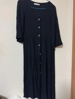 ブラック ボタン付き シャツワンピース 半袖