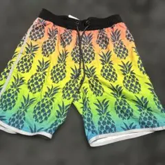 パイナップル柄　水着