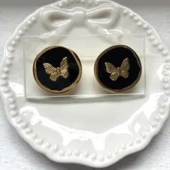 ピアス　蝶々bk