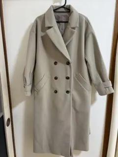 ベージュ ダブルブレスト ロングコート