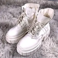 Bershka【24.0】超厚底レースアップブーツ　サイドジップ