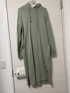 UNIQLO カーキ フード付きロングワンピース