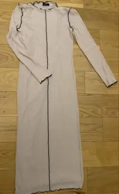 Bershka ベージュ マキシワンピースのサムネイル