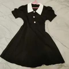 すぐ発送 キャバ嬢私服 黒の半袖ワンピース、パールボタン付き